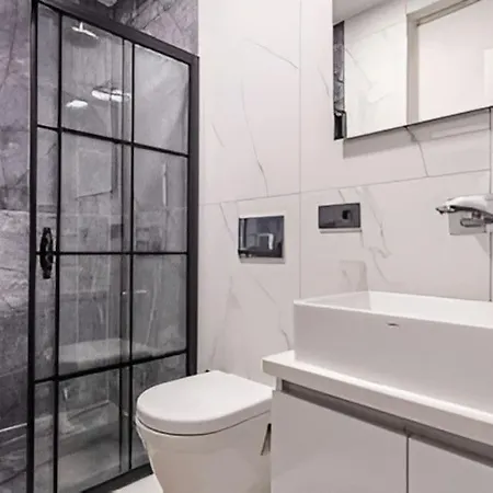 Hearth Of Downtowm, Luxury 3 New Apartment